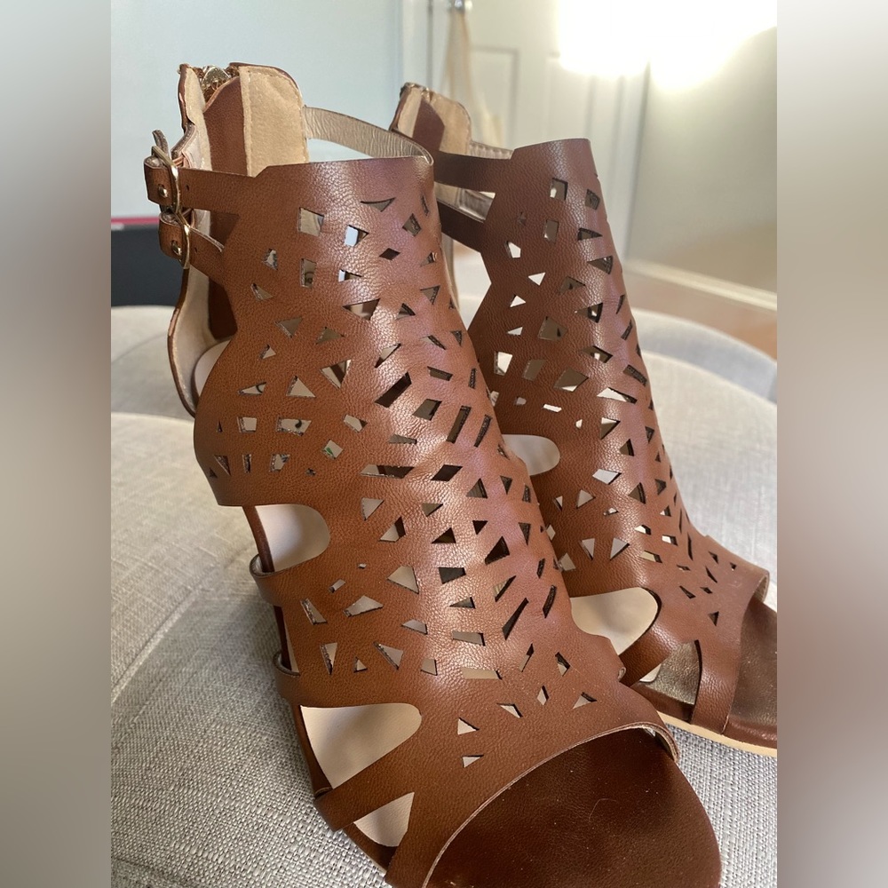 Size 6 Ladies Wedge Heels